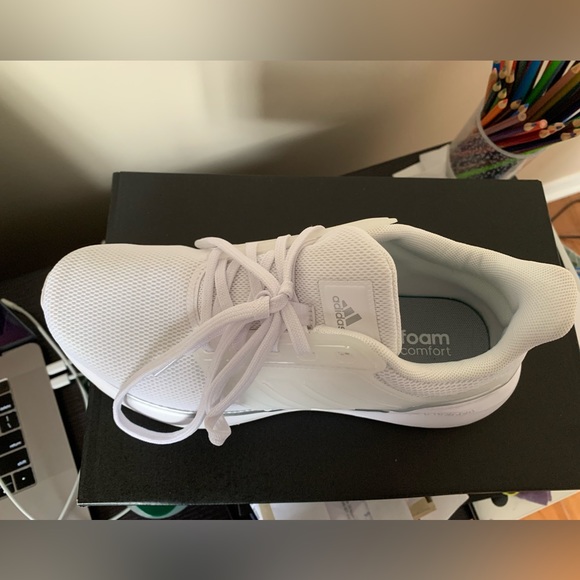 NWT adidas EQ19 Run | Size 7 - Picture 4 of 5